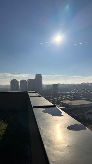 Loft spatios, etaj 12, cu acces exclusiv la toata terasa blocului, gazon natural