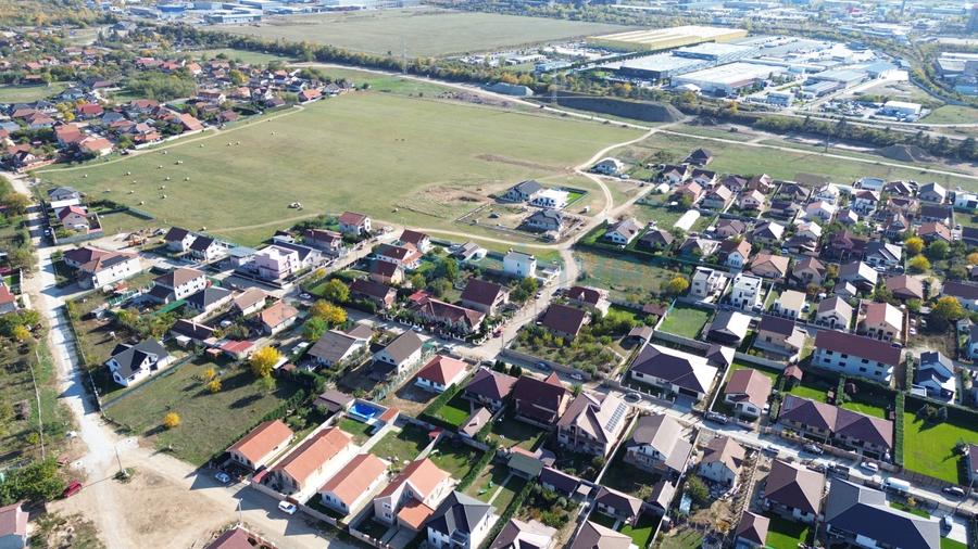 Teren intravilan cu autorizatie de constructie de vanzare in Oradea
