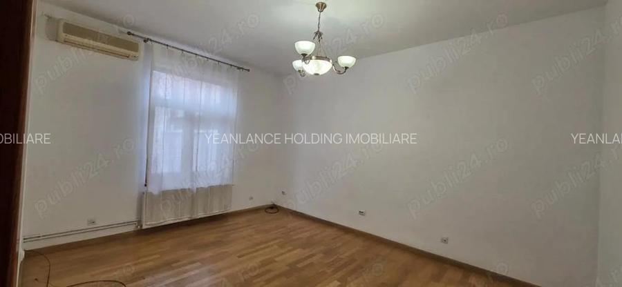 Blv Unirii-Pta Alba Iulia- vila  5 camere - 5