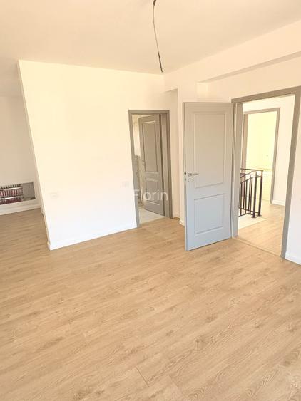 OFERTA - 2 Case Noi Finalizate in Tunari - 5 camere, 2 niveluri, Curte - 10
