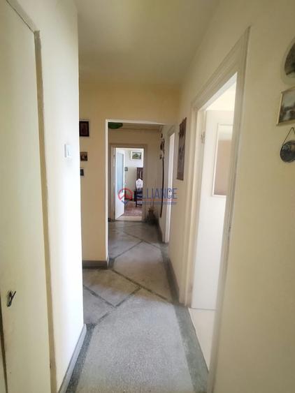 Casa De Cultura-Apartament cu 4 camere liber