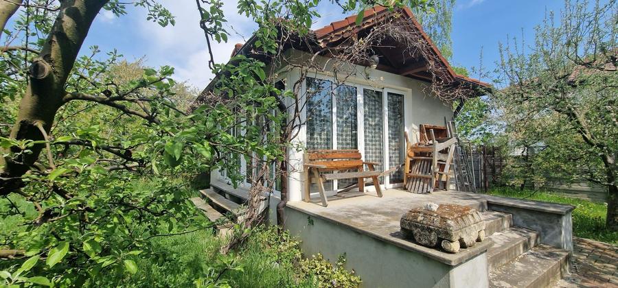 Casa - 1500 mp de teren - zona rezidențială schit