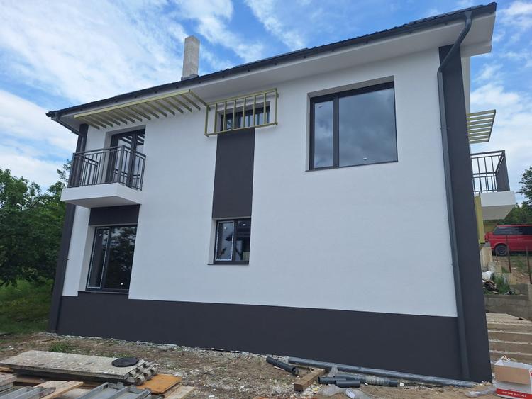Casa individuală cu CF, 120 mp utili, semifinisată, zona Sannicoara