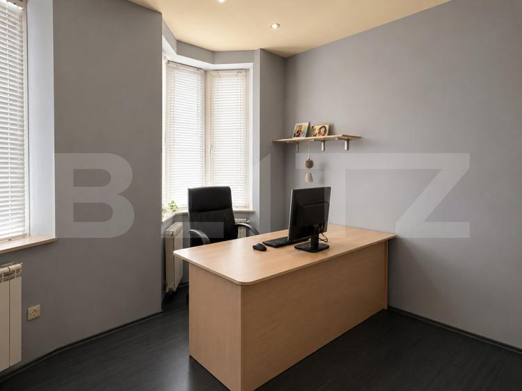 Casa de vanzare cu 5 camere, 298 mp, Cartierul Rogerius