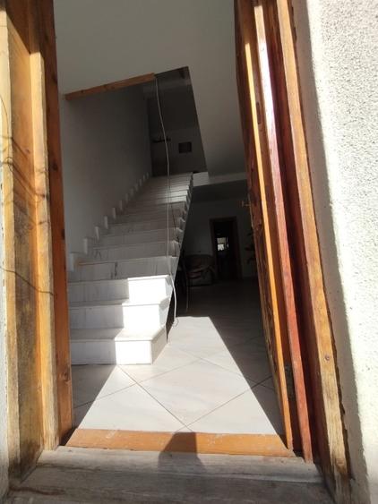 Casa mare +teren > 2000 m2 8dorm+ 3 bai