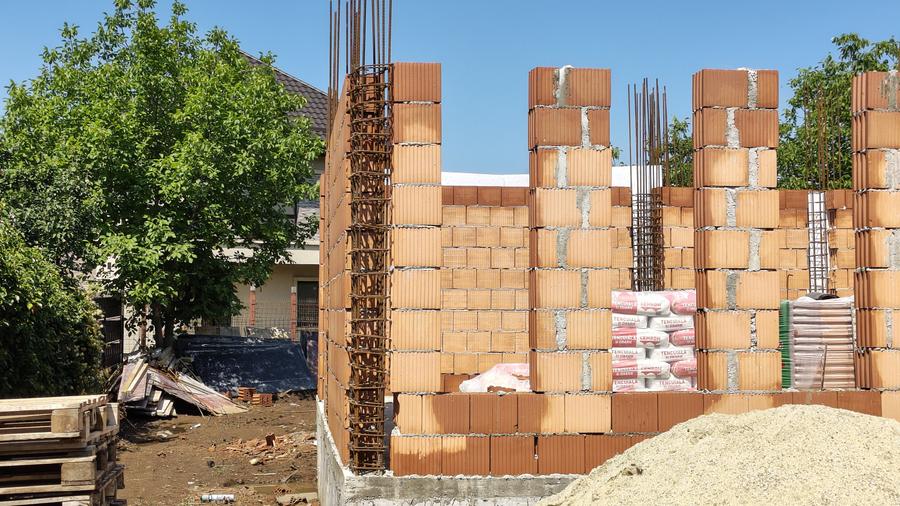Casa individuala P+1+Pod | Curte proprie | Scoala la 1 minut/Petru Rares