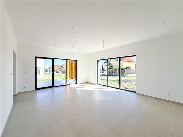 Spatiul unei case tip duplex, confortul unui camin modern, Sfantu Gheorghe, Joka