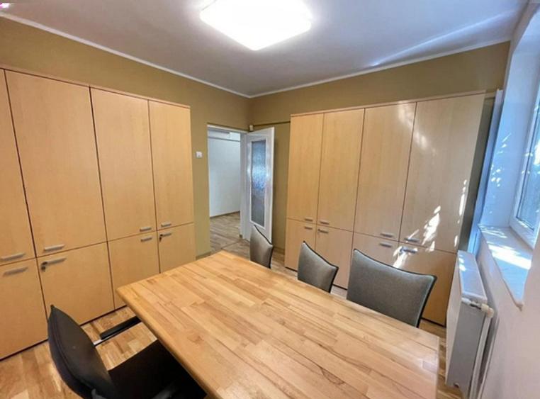 Cazino - Hotel Palace, spatiu ideal birouri, 90 mp., 5 camere.