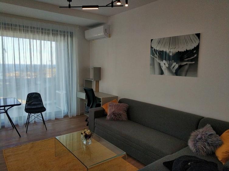 Apartament lux, frontal la mare, cu garaj subteran