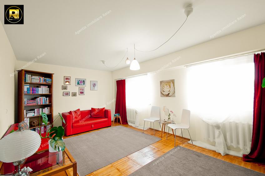 Vanzare apt 4 camere transformat in 3 camere, sup.85mp, in Galati,Piata Centrala