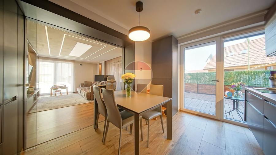 Apartament premium tip vilă, cu terasă de 70 mp, garaj | Răcădău