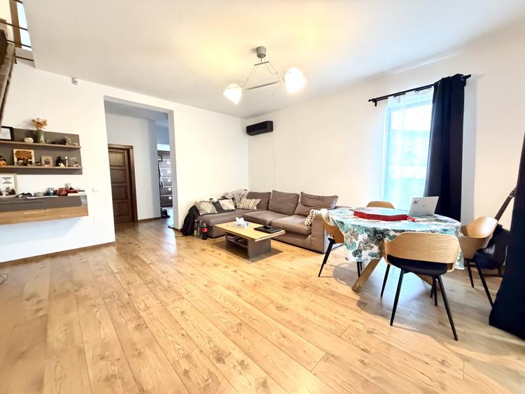 Triplex pe colt, 3 camere, 94 mp utili, 250 mp teren - Dumbravita