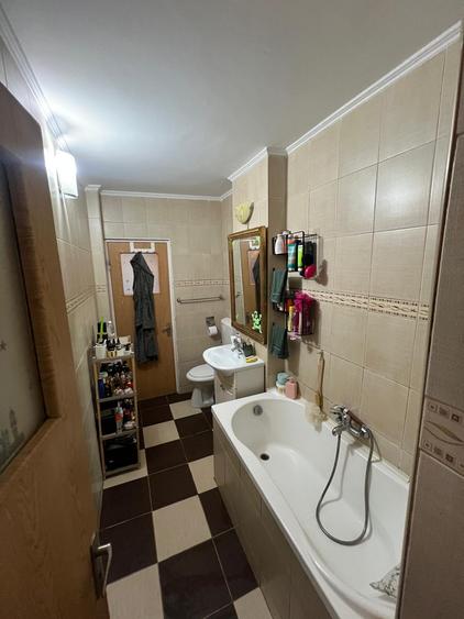 Titan : Apartament cu 2 camere, la 3 minute de metrou Titan si parcul IOR !