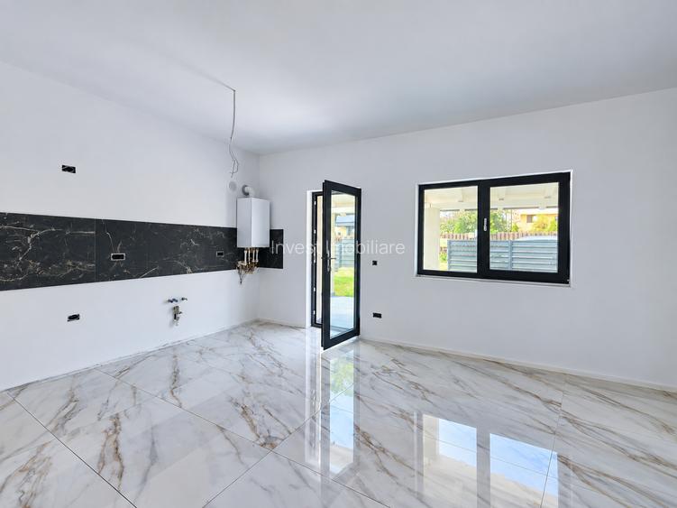 CASA INDIVIDUALA , 4 CAMERE, 130 MP UTILI , 650 MP TEREN- Valea Adanca