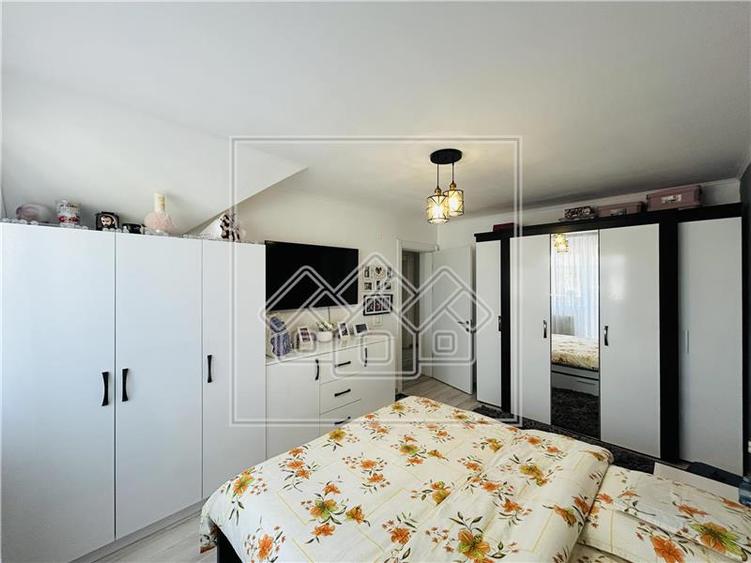 Ap cu 3 camere, 2 balcoane, pod pe toata suprafata - Selimbar