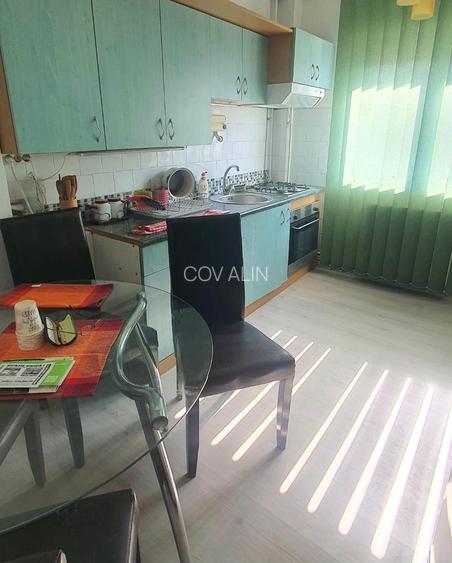 Apartament 3 camere in B-dul Garii, decomandat, etaj 3/6, balcon, beci! - 2