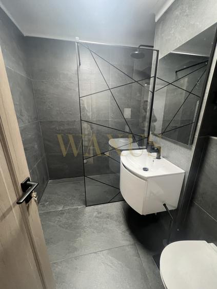 Spatiu comercial de inchiriat zona Apollo