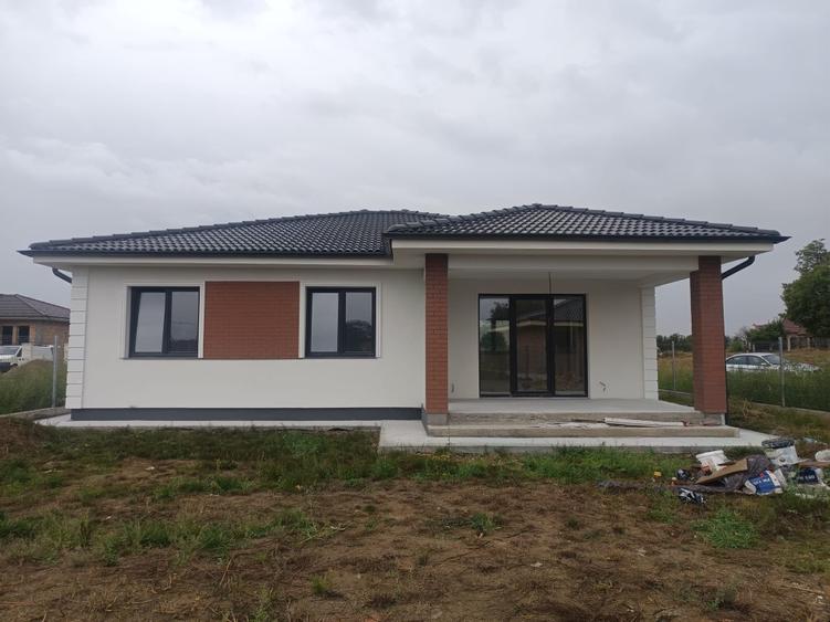 Casă modernă 3 camere, 140 mp, semifinisata teren 400 mp