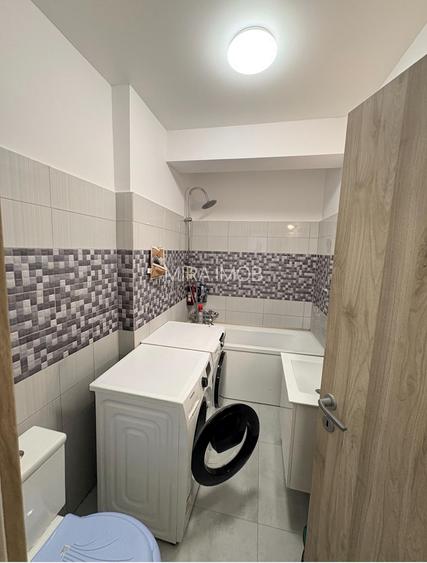 Apartament 3 camere | 72 mp | Decomandat | 2 băi | Balcon închis | Etaj 2/4