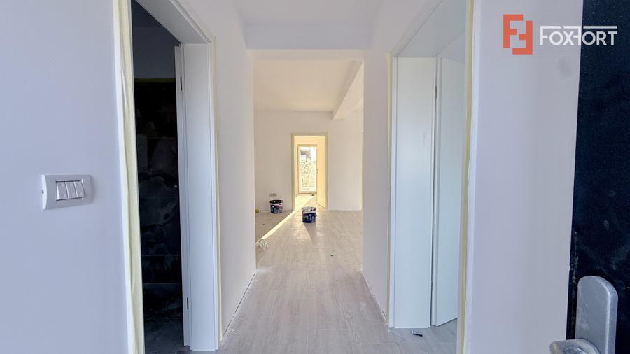 Duplex de vanzare, 3 camere pe parter + pod - Mosnita Veche