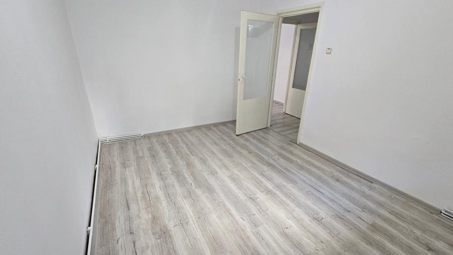 Vand apartament 2 camere in Deva, zona I. Traian, parter,