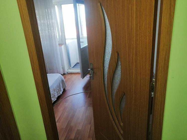 Ap 3 camere, 90 mp, bloc din 1989, mobilat și utilat, 2 bai, 2 balcoane