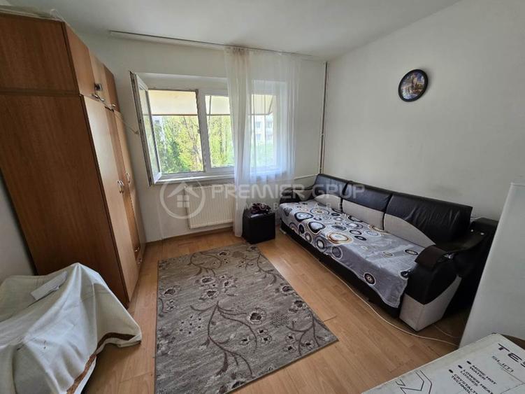 Etaj 2! Camera de camin cu baie proprie 17mp, Podu Ros, mobilata