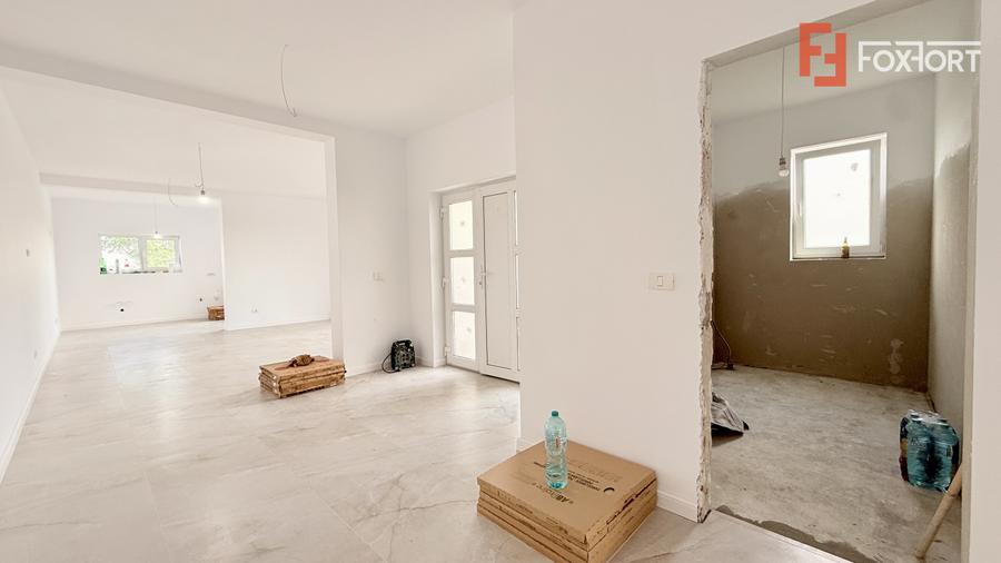 Duplex de vanzare, 3 camere + 2 bai - 96 mp - Mosnita Noua