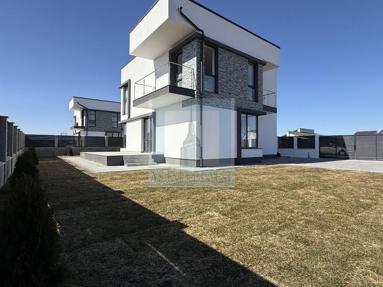 Casa/Villa ,stil Mediteranean, finalizată - zona Primăverii/Sanpetru