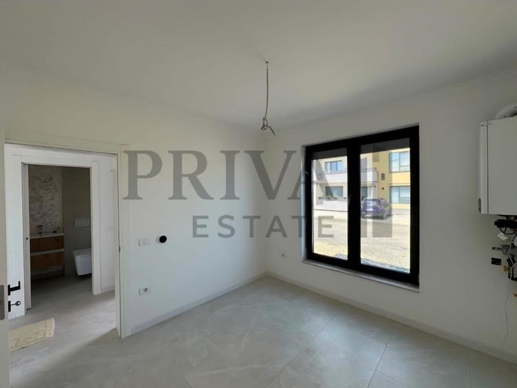 Casa insiruita, bucatarie inchisa, 3 camere, 2 bai, Giroc