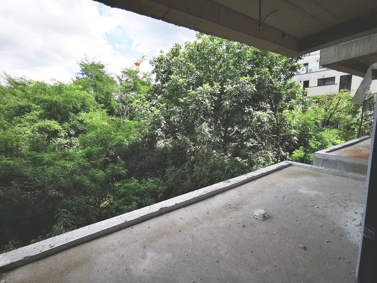 Vanzare penthouse 3 camere Doi Cocosi la lac Sisesti la 3 min metrou Straulesti