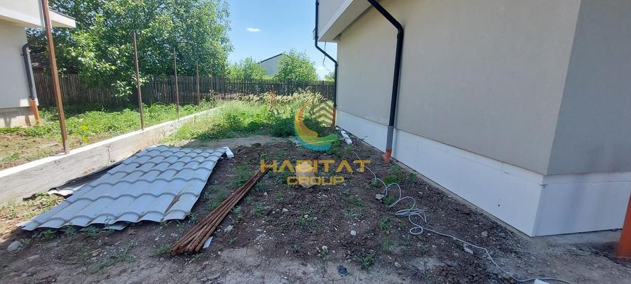 Vila individuala 5 camere+ curte si terasa- disponibila imediat