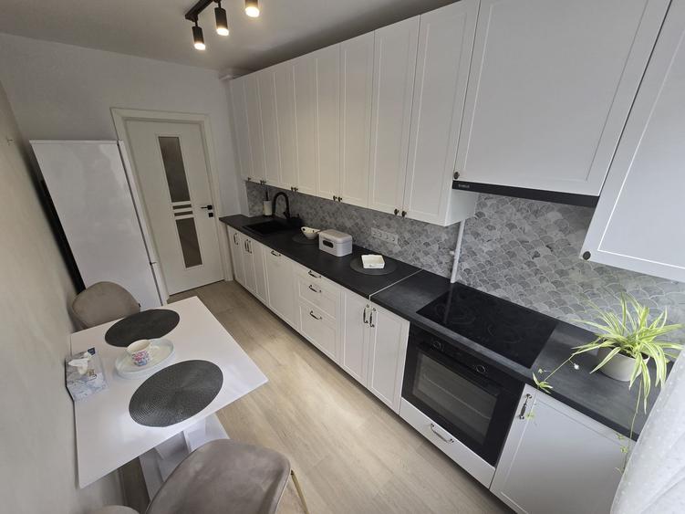 Apartament 2 camere,50mp+balcon,mobilat si utilat,lift nou