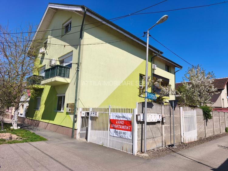 Vand 3 camere in Giroc 105000 euro
