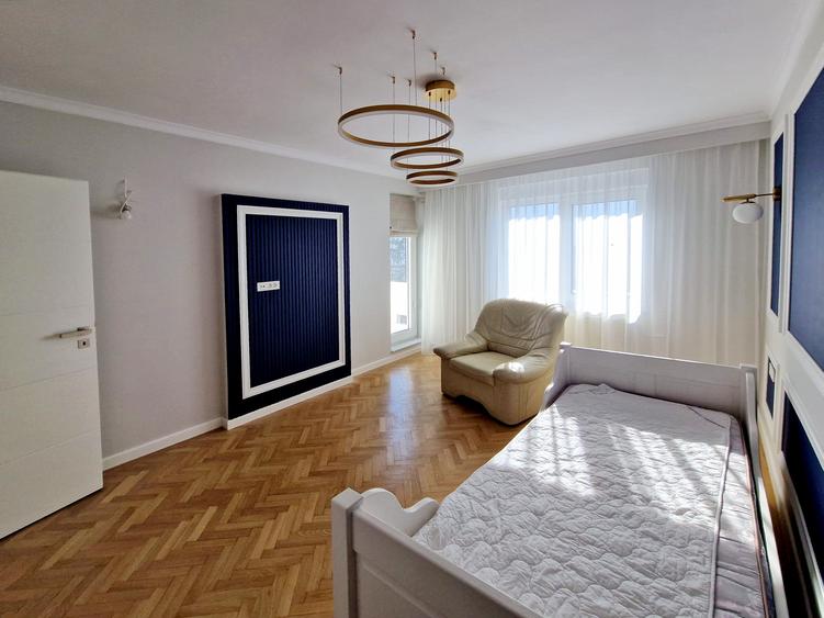 Apartament 3 Camere Lux Zona Desebita Centrul Cetate