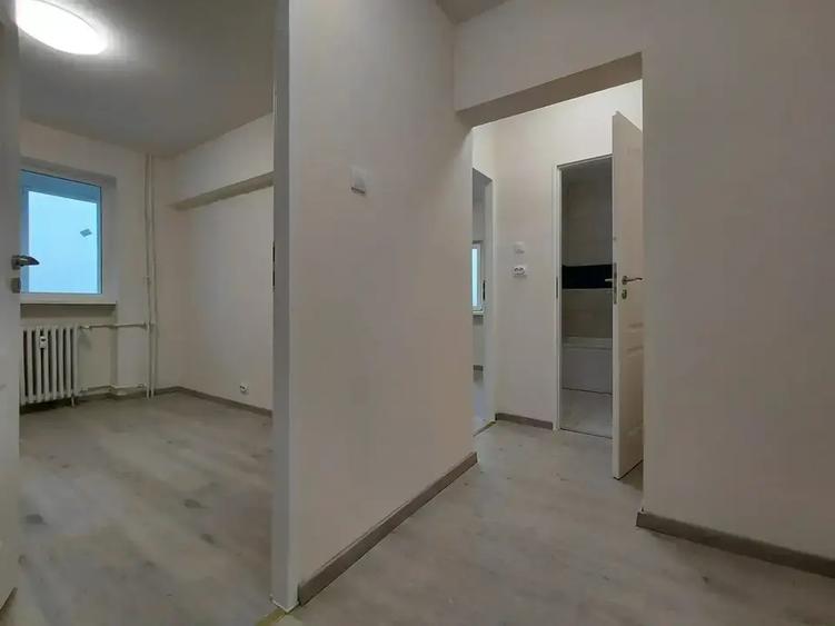 Apartament 3 camere renovat, Bloc reabilitat, Vedere liberă