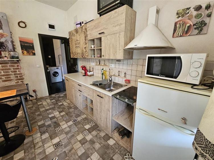 Investitie la cheie in zona centrala! 2 apartamente la casa, transformate in 3 u