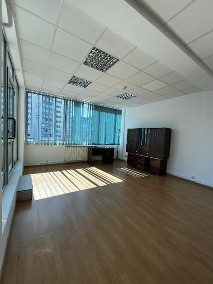 Spațiu birouri 2 încăperi + terasă, 80 mp - Metrou Mihai Bravu