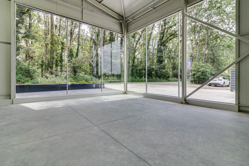 Reprezentanta PREMIUM| Hala Showroom 988mp, locatie exceptionala!