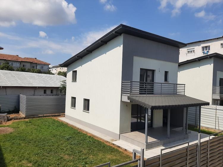 Casa Focsani-35% AvansParter+Etaj4Dormitoare,2Bai,Bucatarie OPEN-SPACE