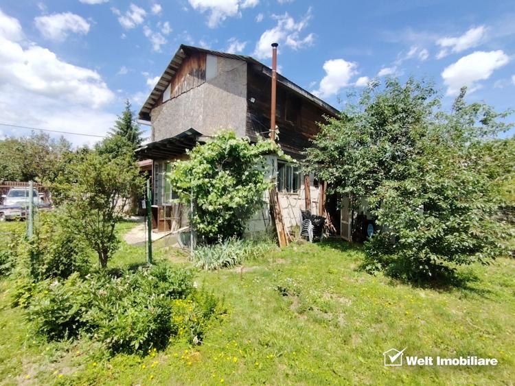 Casa calcan cu gradina mare in Inima cartierului Intre Lacuri - Cluj-Napoca
