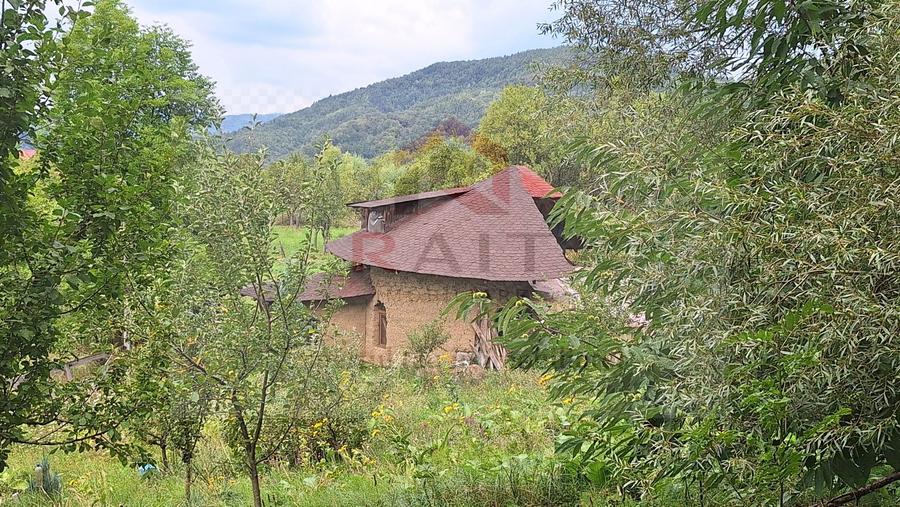 Casă individuală 6 camere de vânzare Brăduleț Argeș Complex Cabane