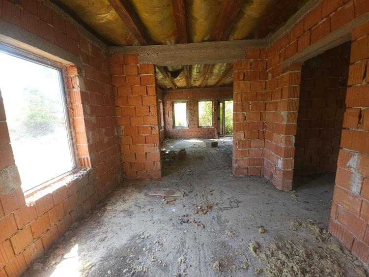 De vanzar Casă P+1, 137 mp utili, Periferia Ineu – Viilor, Dealul,