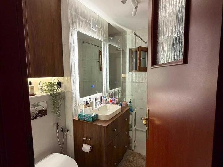 Vand Apartament 2 Camere Rovine Parculet Complet Renovat