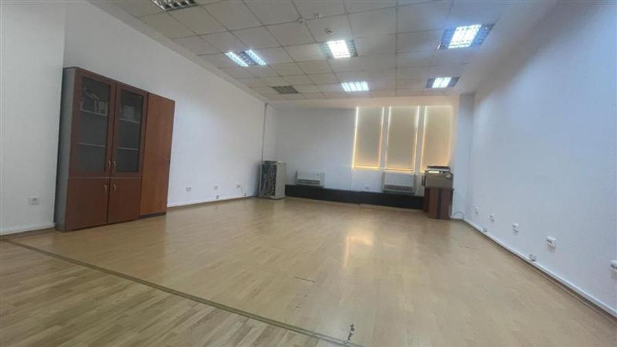 Vatra Luminoasa, spatiu birou