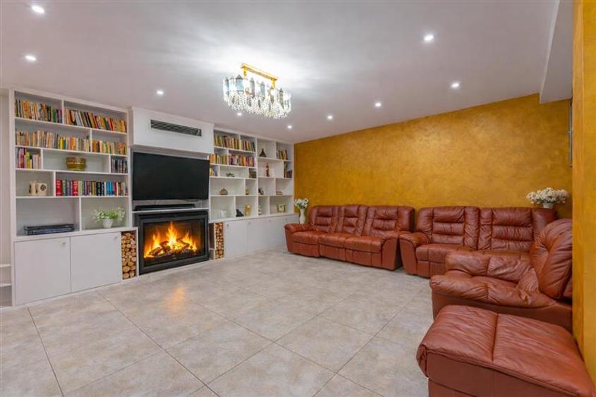 FILM& 3D! Vila high tech, cu semineu, terase, jacuzzi, zona Grivitei, Brasov