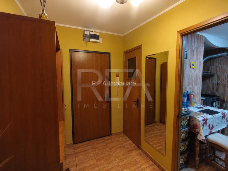 4 camere | Titan | Decomandat | 1974 anvelopat - 17