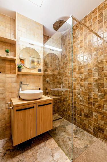 OCAZIE: Apartament cu 2 camere, LUX, la cheie!