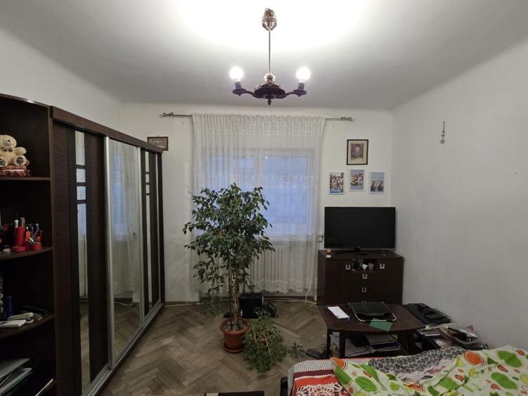 Apartament spatios 4 Camere langa Metrou Gara de Nord