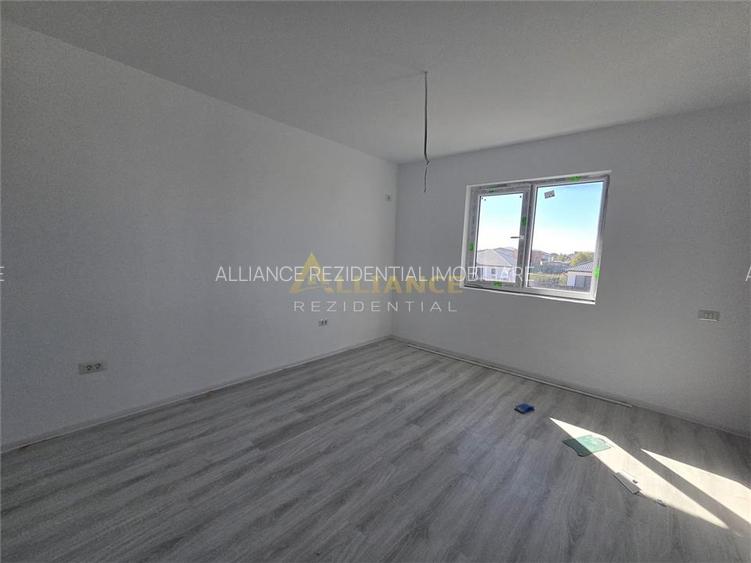 Vila tip duplex - 4 camere - 2 bai - pod - beci - 6